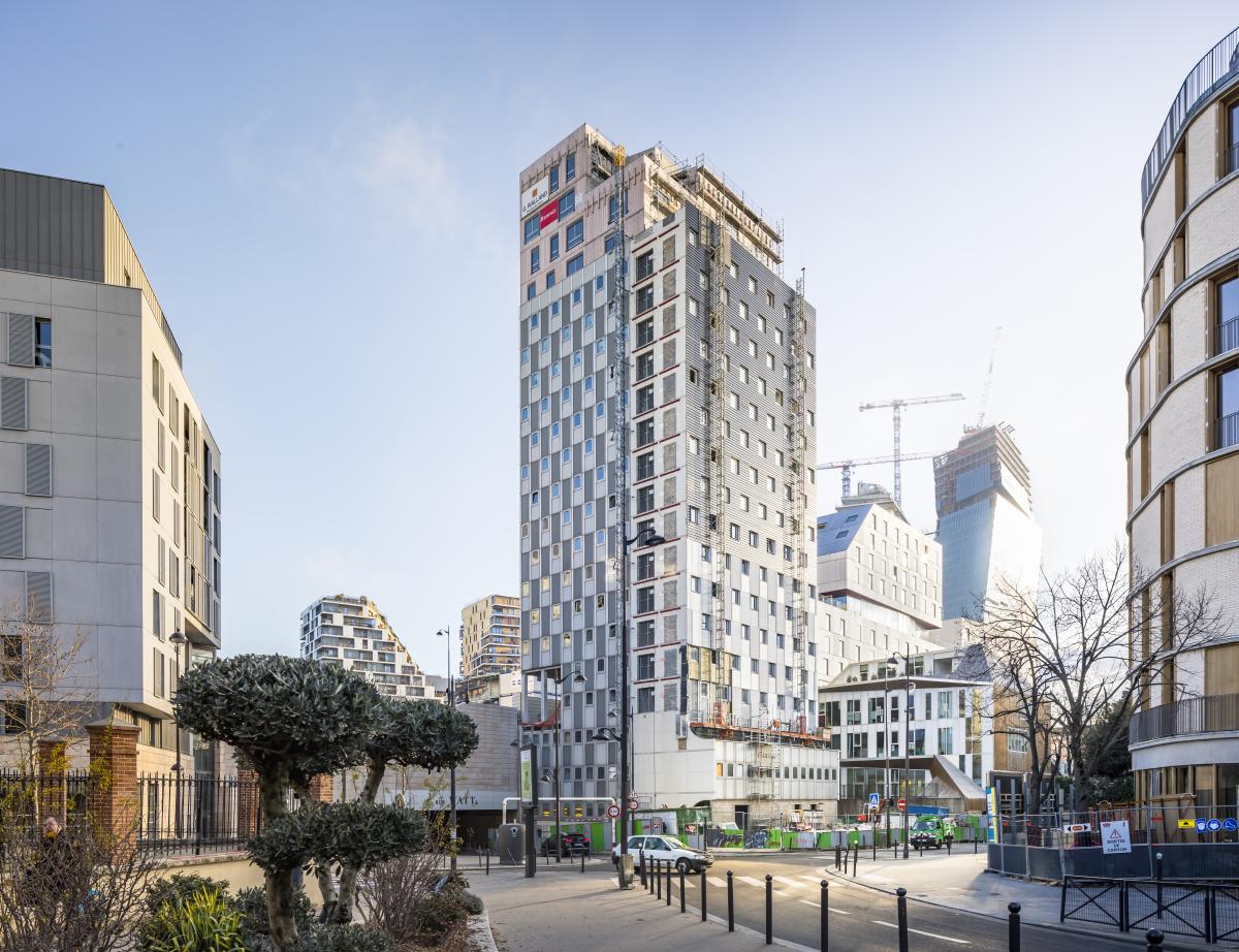 La Tour Watt, plus haute surélévation en bois dEurope à Paris